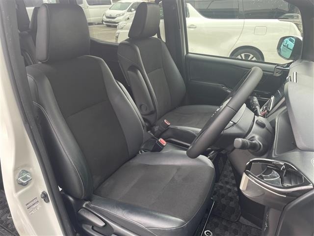 Toyota NOAH 2019 7013705-9