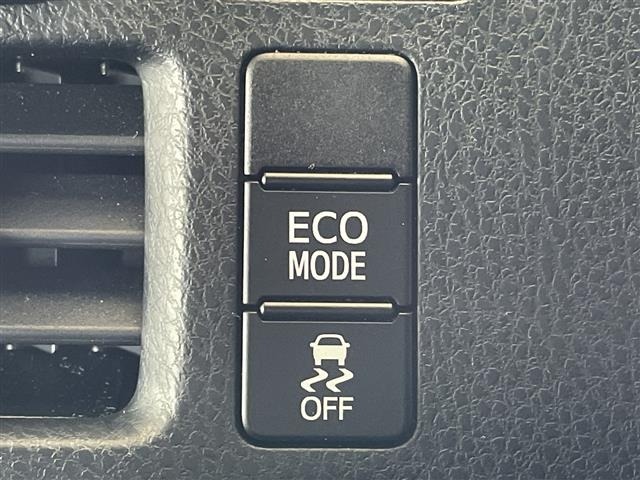 Toyota NOAH 2018 7013740-11