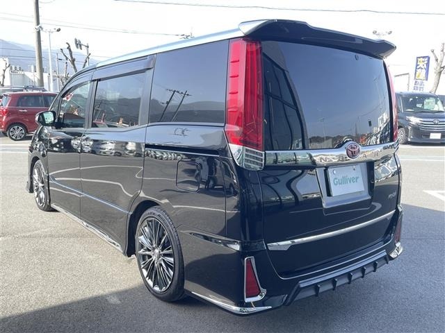 Toyota NOAH 2018 7013740-13