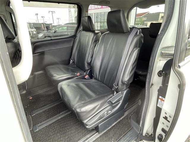 Toyota NOAH 2016 7013971-12