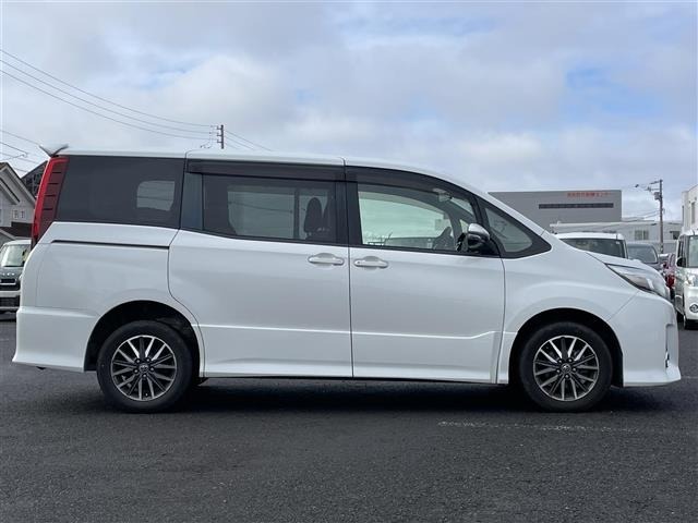 Toyota NOAH 2016 7013971-21
