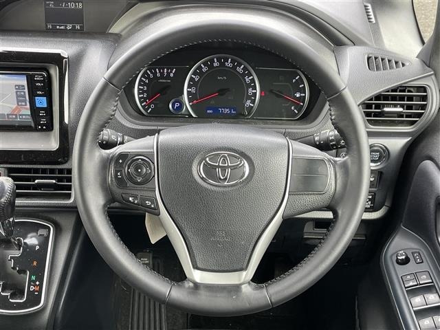 Toyota NOAH 2016 7013971-8