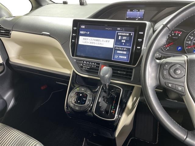 Toyota NOAH 2019 7014154-2