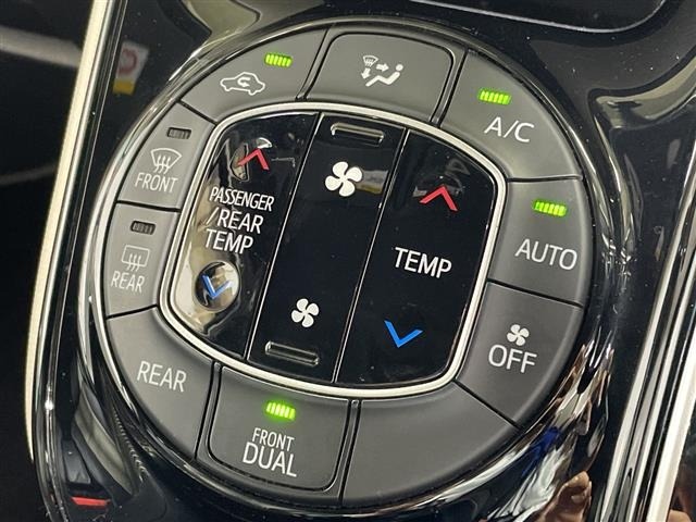 Toyota NOAH 2019 7014154-4