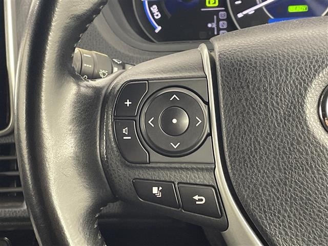Toyota NOAH 2018 7014183-11