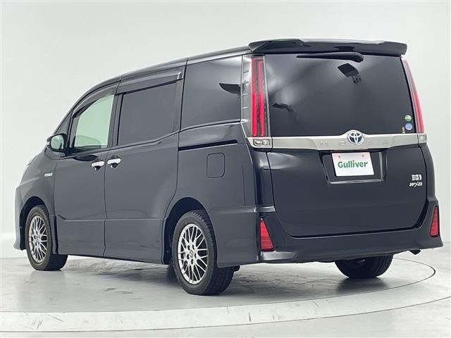 Toyota NOAH 2018 7014183-13