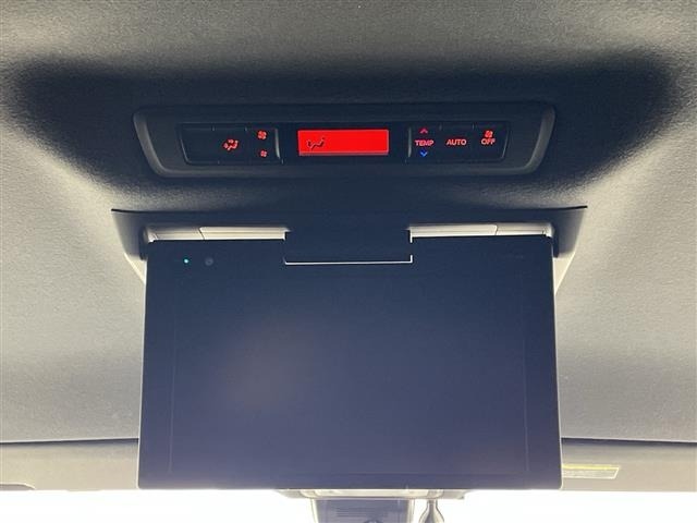 Toyota NOAH 2018 7014183-17