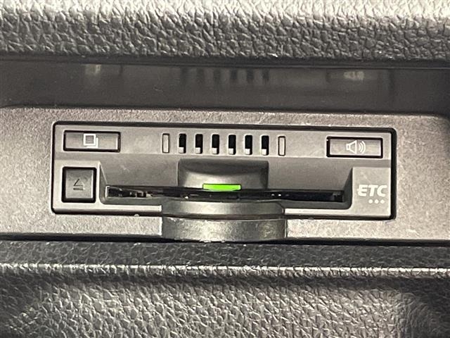 Toyota NOAH 2018 7014183-7