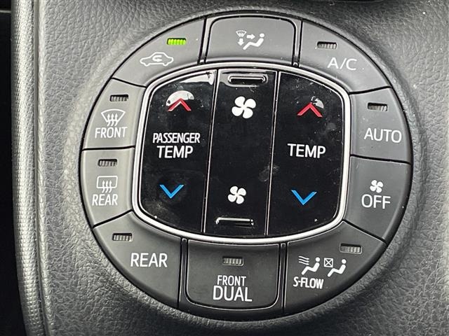 Toyota NOAH 2018 7014201-11