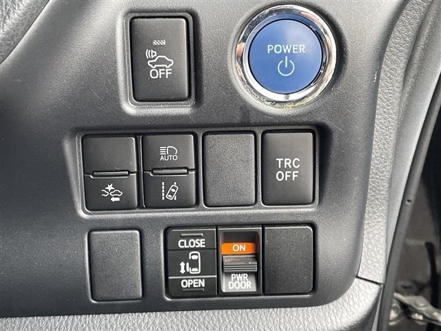 Toyota NOAH 2018 7014201-12