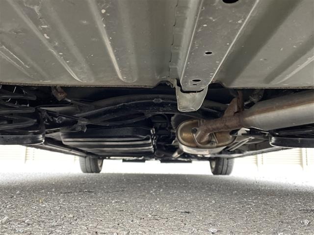 Toyota NOAH 2018 7014201-13