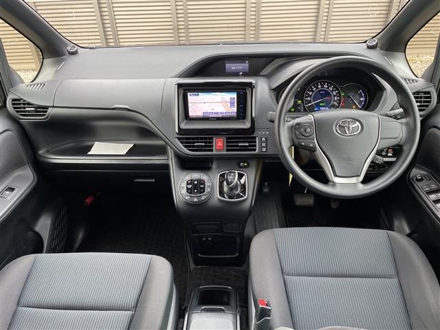 Toyota NOAH 2018 7014201-15