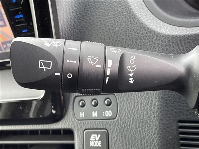 Toyota NOAH 2018 7014201-19