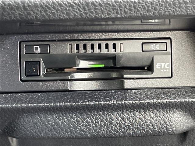 Toyota NOAH 2018 7014201-2