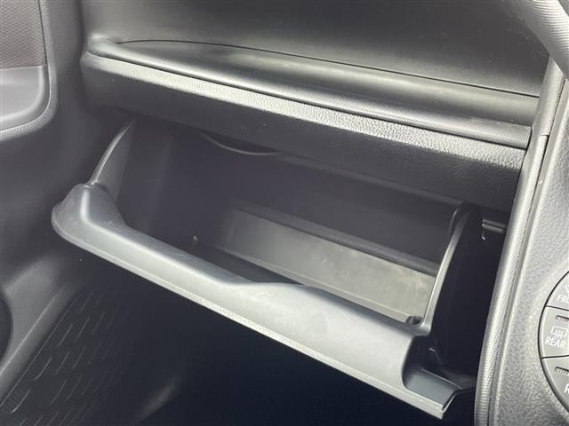 Toyota NOAH 2018 7014201-6