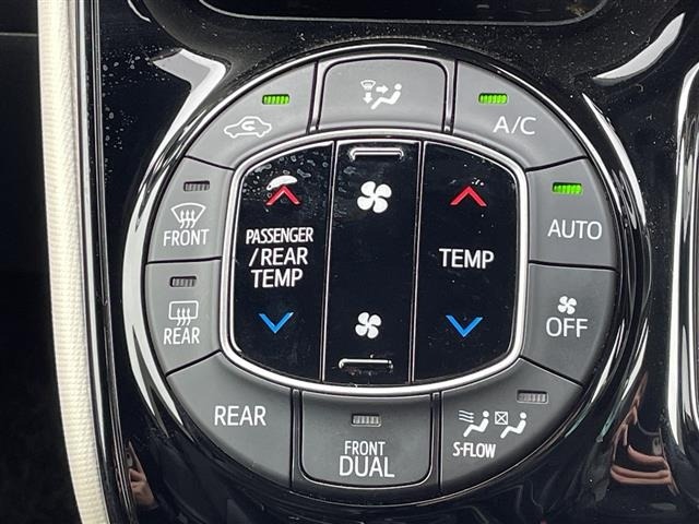 Toyota NOAH 2018 7014224-12