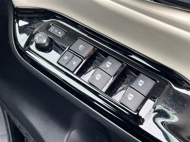 Toyota NOAH 2018 7014224-9