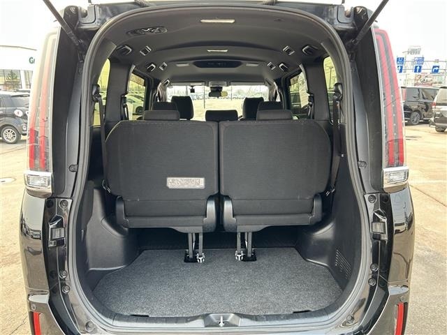 Toyota NOAH 2018 7014323-12