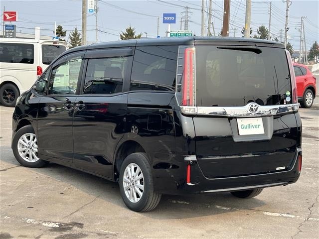 Toyota NOAH 2018 7014323-13