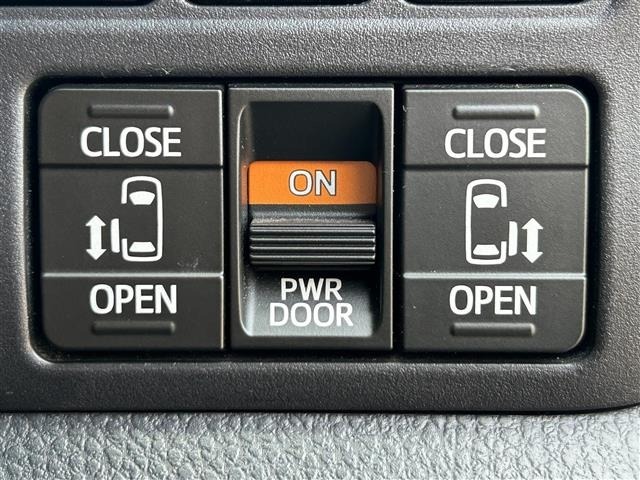 Toyota NOAH 2018 7014323-21