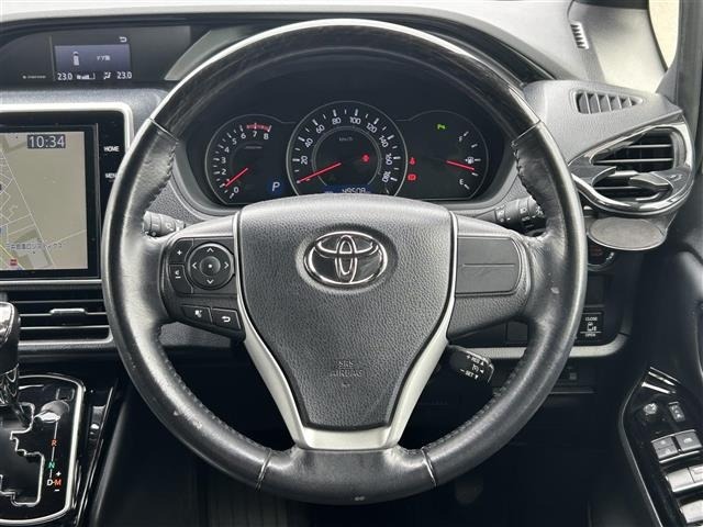 Toyota NOAH 2021 7014390-1