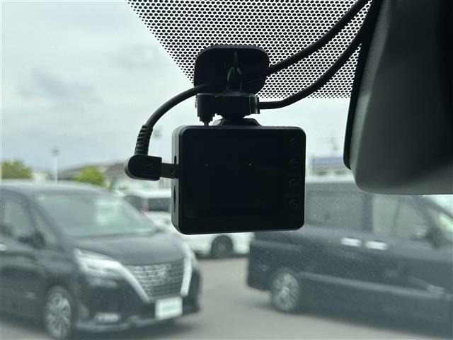 Toyota NOAH 2021 7014390-12