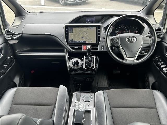 Toyota NOAH 2021 7014390-14