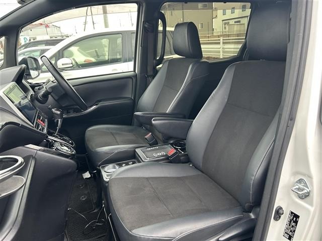 Toyota NOAH 2021 7014390-6