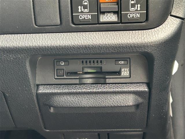Toyota NOAH 2021 7014390-8