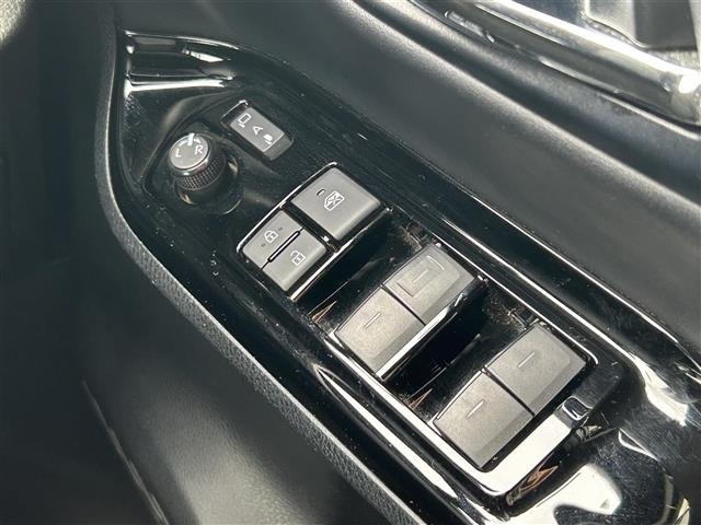Toyota NOAH 2021 7014390-9