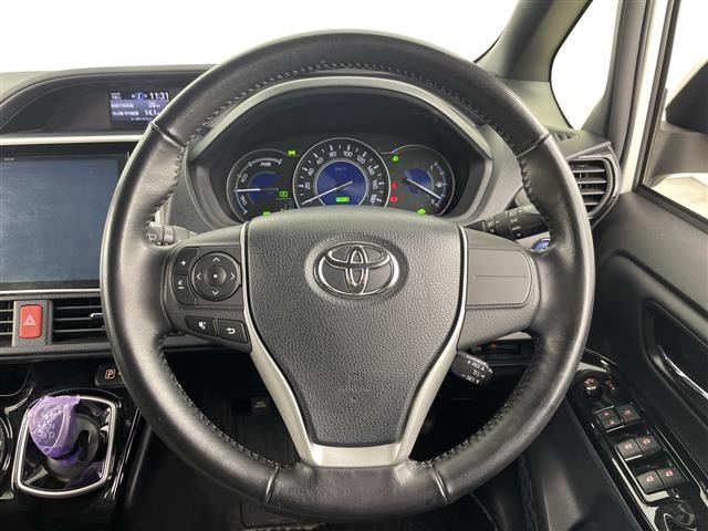 Toyota NOAH 2018 7014509-11