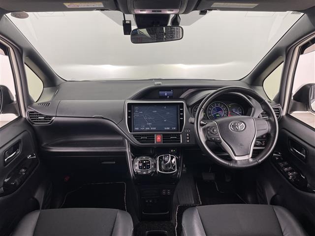 Toyota NOAH 2018 7014509-14