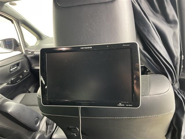 Toyota NOAH 2018 7014509-19