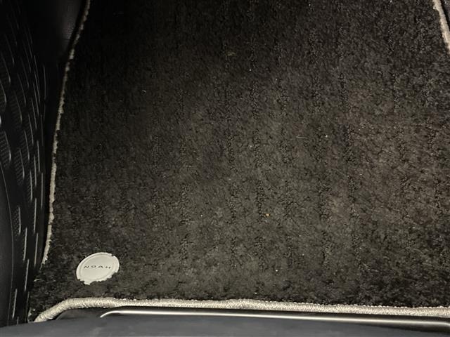 Toyota NOAH 2018 7014509-6