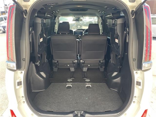 Toyota NOAH 2017 7014513-2
