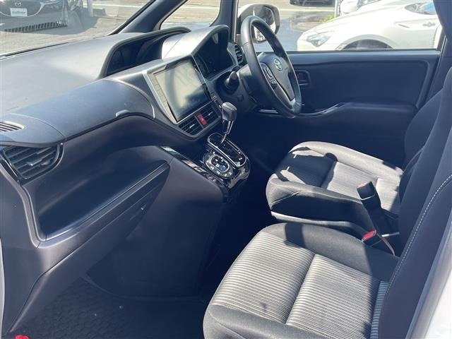 Toyota NOAH 2017 7014513-4