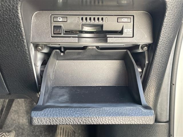 Toyota NOAH 2017 7014513-9
