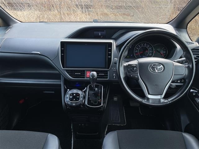 Toyota NOAH 2018 7014518-11
