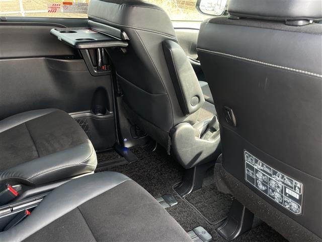 Toyota NOAH 2018 7014518-5