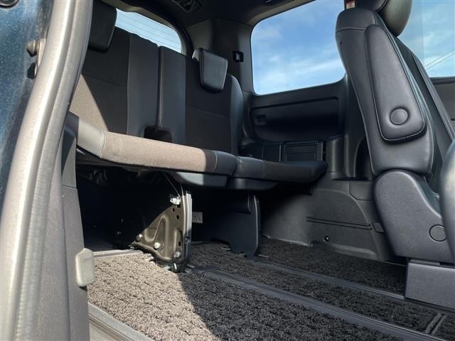 Toyota NOAH 2018 7014518-8