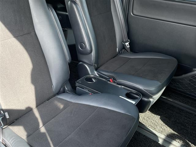 Toyota NOAH 2018 7014518-9