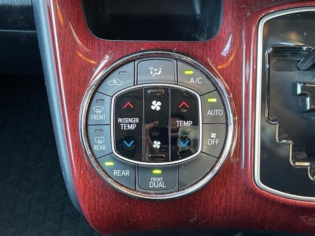 Toyota NOAH 2016 7014551-12