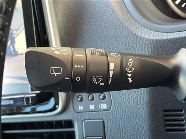 Toyota NOAH 2016 7014551-5