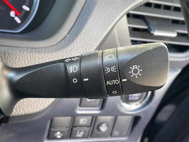 Toyota NOAH 2016 7014551-7