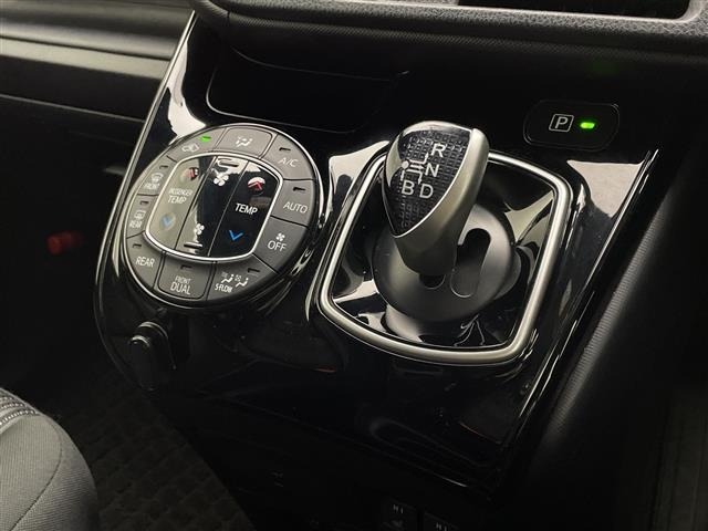 Toyota NOAH 2019 7014564-21