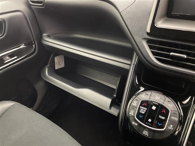 Toyota NOAH 2019 7014565-2