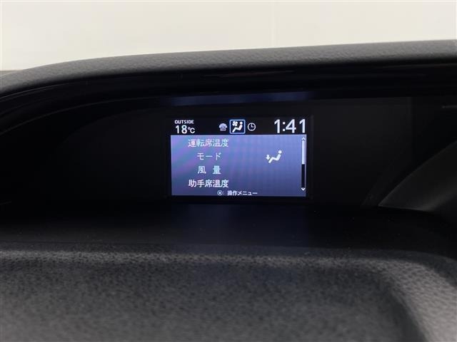 Toyota NOAH 2019 7014565-3