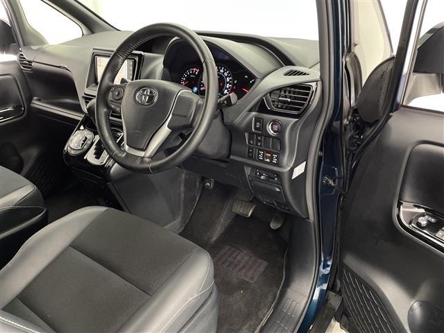 Toyota NOAH 2019 7014565-4