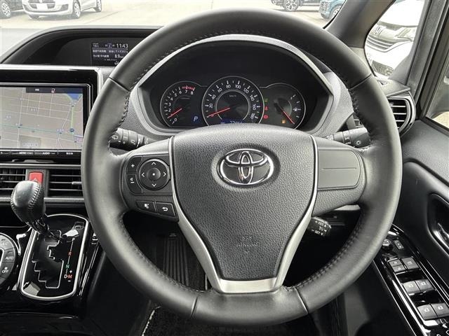 Toyota NOAH 2018 7014630-13