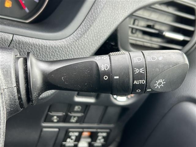 Toyota NOAH 2018 7014630-17